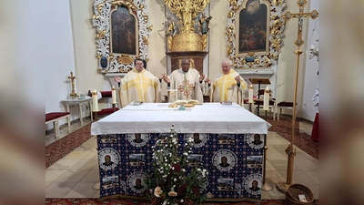 Bei den Besuchen von Bischof Beatus steht stets ein Gottesdienst mit Pfarrer Udo Klösel und Pfarrer i.R. Erwin Bauer im Mittelpunkt. (Bild: Karl Ziegler)
