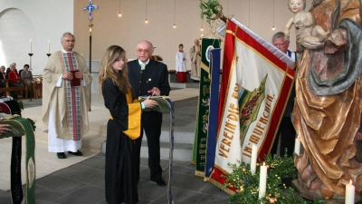 Im Mittelpunkt der Jubelfeier standen in den Jahren wie hier 2006 das Münchner Kindl und die Mitglieder mit der Vereinsfahne. (Bild: Karl Ziegler)