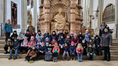 Die Klassen 3/4 der Grundschule Niedermurach und der Grundschule Altendorf mit ihren Lehrerinnen. (Bild: Ortrud Sperl)