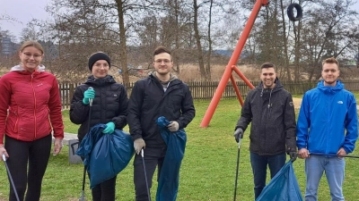 Die Helferinnen und Helfer vom Ortsverband der Jungen Union mit Ortsvorsitzenden Johannes Klinger (Zweiter von rechts). (Bild: Johannes Klinger)
