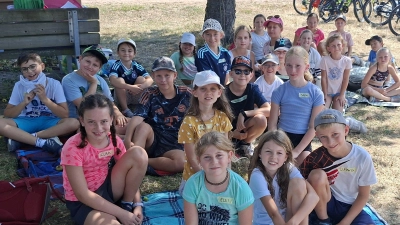 Spannung Spiel und Spaß beim Ferienprogramm des GOV Schmidgaden auf der Streuobstwiese. (Bild: Irmgard Rygol)