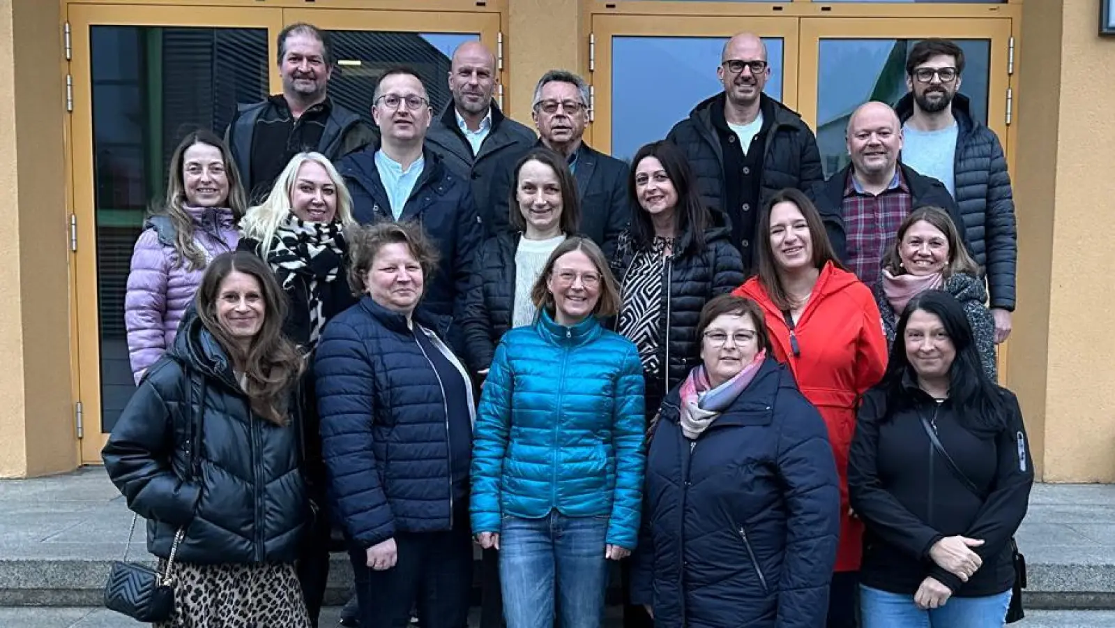 Die ehemaligen Schülerinnen und Schüler der Klasse 10c vom Abschlussjahrgang 1994/1995 (Bild: Ramon Gomez-Islinger )