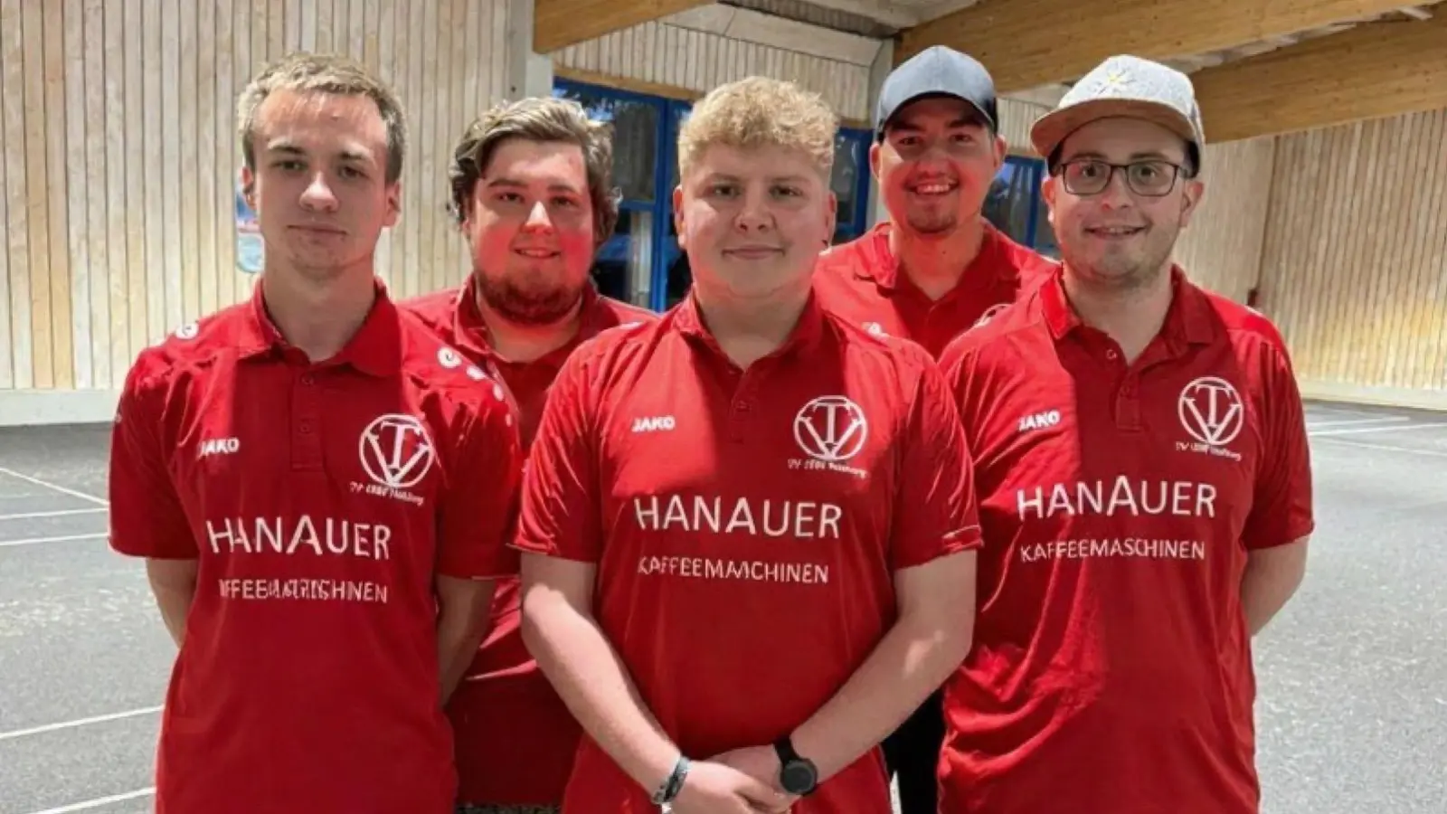 Die U23 Mannschaft der Sparte Eisstock des TV 1880 Nabburg: v.l. Christoph Wiederer, h.l. Lukas Blödt, v.m. Florian Schießl, h.r. Hannes Kemptner (Bild: Lena Eimer)