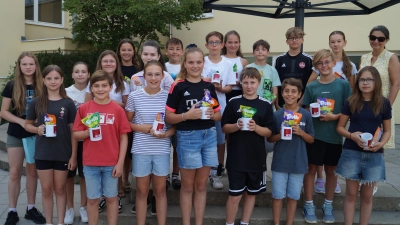 Die besten Schülerinnen und Schüler der 5. Jahrgangsstufe. (Bild: Florian Dendorfer)