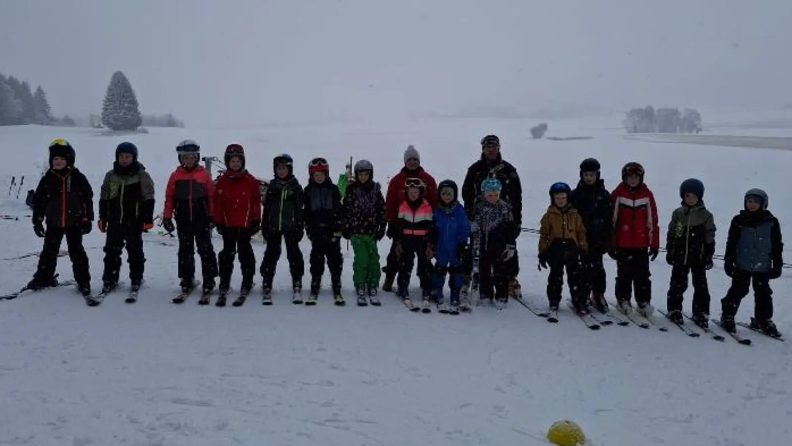 Gruppenbild Skikursteilnehmer. (Bild: Hans Hösl)
