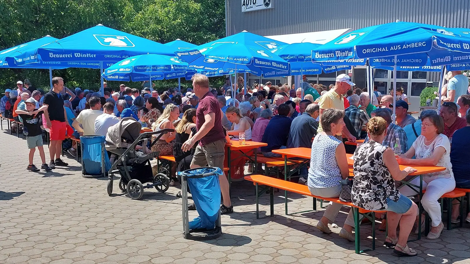 Bei herrlichem Sommerwetter erfuhr das Gartlerfest des OGV einen riesigen Besucherandrang.  (Bild: Armin Heuberger)