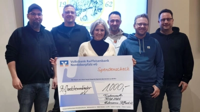 Im Bild von links nach rechts: Daniel Härtl, André Röckl, Beatrix Kempf, Andreas Bäuml, Norman Langenhan, Markus Zepner. (Bild: André Röckl)