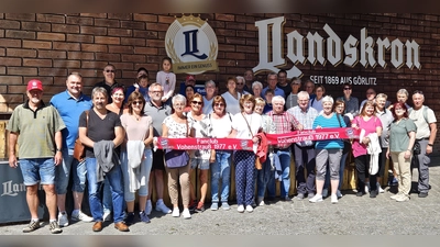 Die Vohenstraußer FC-Bayern-Fans unterwegs in Görlitz in der Brauerei „Landskron“  (Bild: Helmut Sturm)