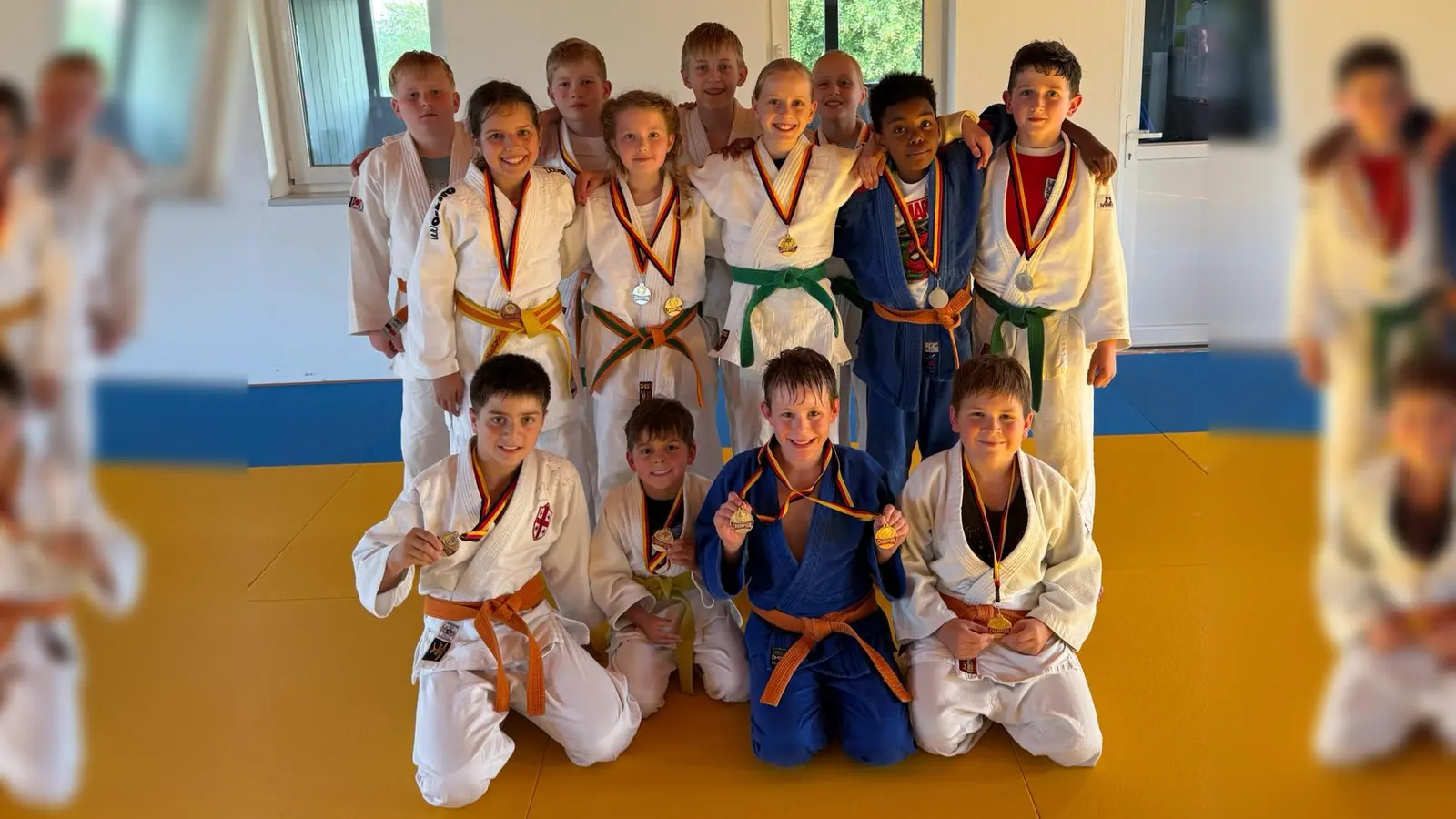 Gruppenfoto der Kämpfer beim Alwin Rauch Pokal (Bild: Manfred Schmid)