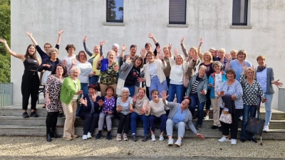 Optimistisch durchs Leben gehen – diesen und viele weitere Tipps lernten die ehrenamtlichen Hospizbegleiterinnen und -begleiter bei ihrer Jahresfortbildung mit Resilienztrainerin Michaela Blattnig.  (Bild: Sonja Schnurrer)