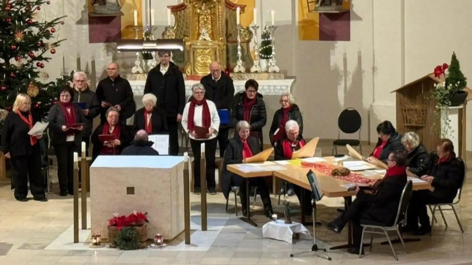 Veeh-Harfen Gruppe Waidhaus zusammen mit dem Gemeinschaftschor Vohenstrauß-Waidhaus. (Bild: Carola Ringholz)