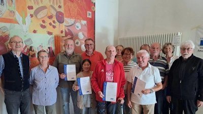 v.li.n.re: Johann Ludwig, Teresa Flierl, Thomas Kaiser, Mila Marx, Erwin Hufnagel, Reinhold Thümmler, Sigrid Titze, Gisela Weigl, Erwin Luber, Alfred Flierl, Hans Sperber, Elisabeth Ludwig, Manfred Ruppert (Bild: Daniela Ludwig)