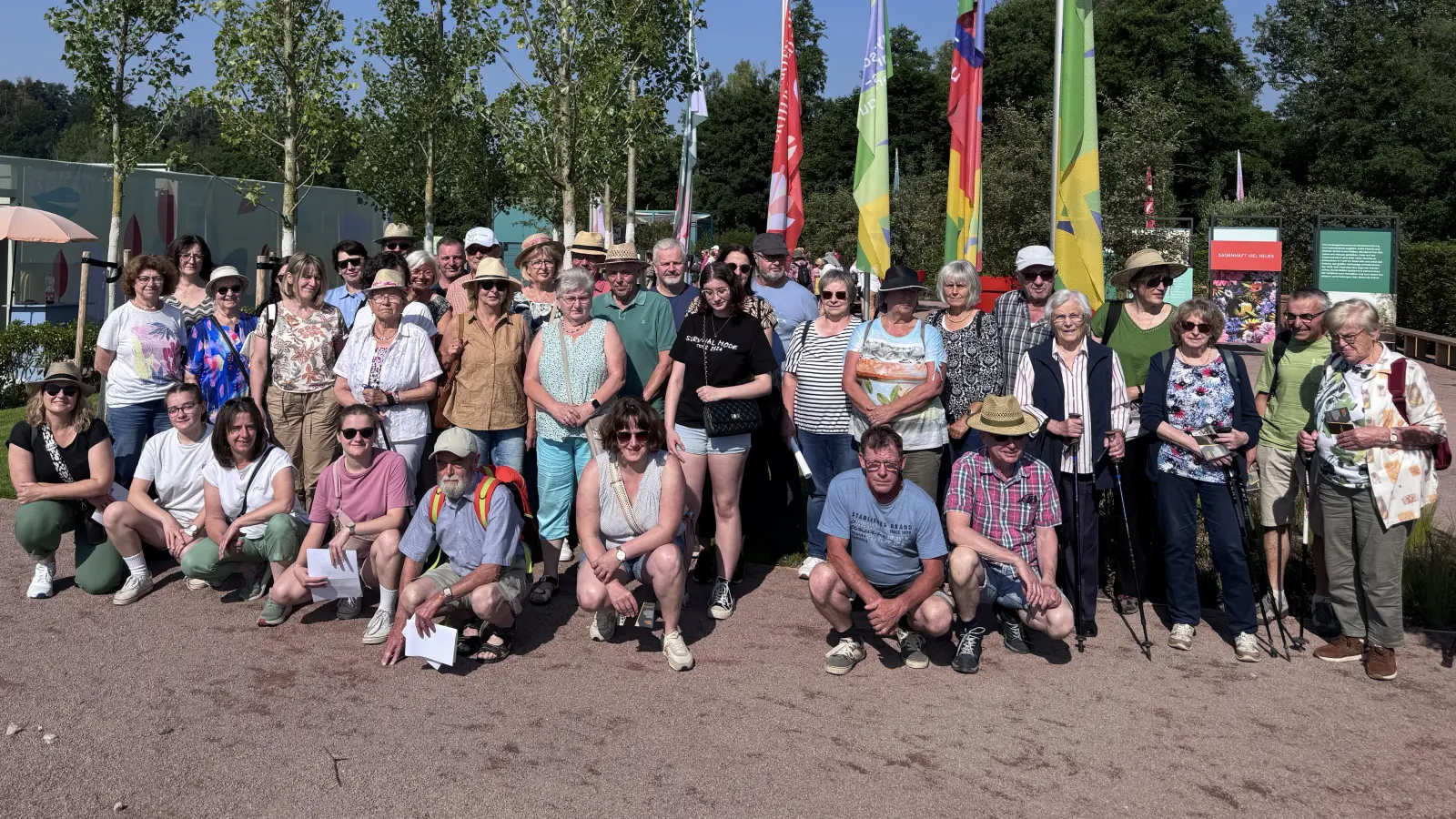 Gruppenfoto des OGV Fürnried &amp; Umgebung vor dem Landesschau-Gelände (Bild: Jochen Kellner-Bodendörfer)