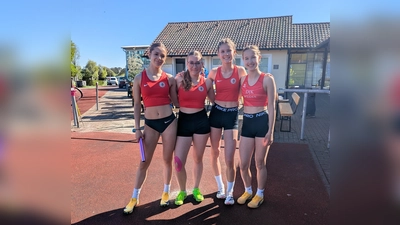 4x100m Staffel mit Emma Scharf, Valentina Bauer, Evi Bauer und Lara Werner  (Bild: Sabine Schnurrer)