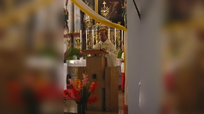 Pfarrer Devadass bei seinem Abschiedsgottesdienst im August 2015 (Archivbild: Siegfried Bock)