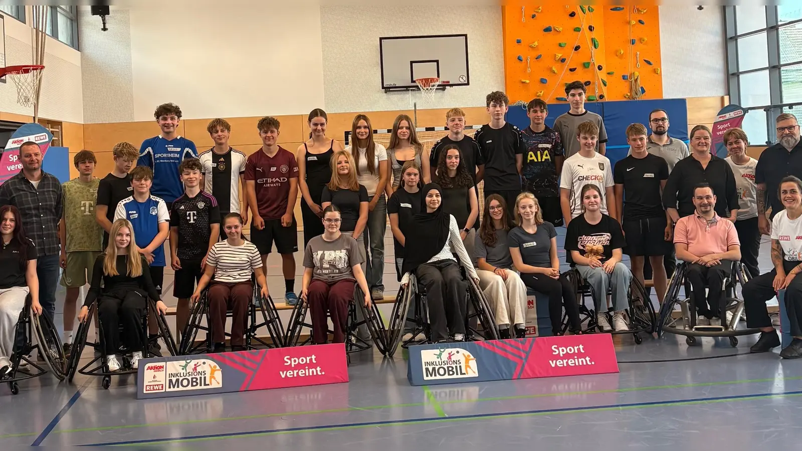Schüler lernen am Projekttag eine neue Perspektive kennen. (Bild: Lea Göbel)