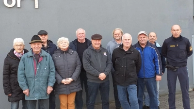 Rentnerstammtisch Weißenberg mit Aufsichtsdienstleiter Gernot Kranl (Bild: Hans Klann)