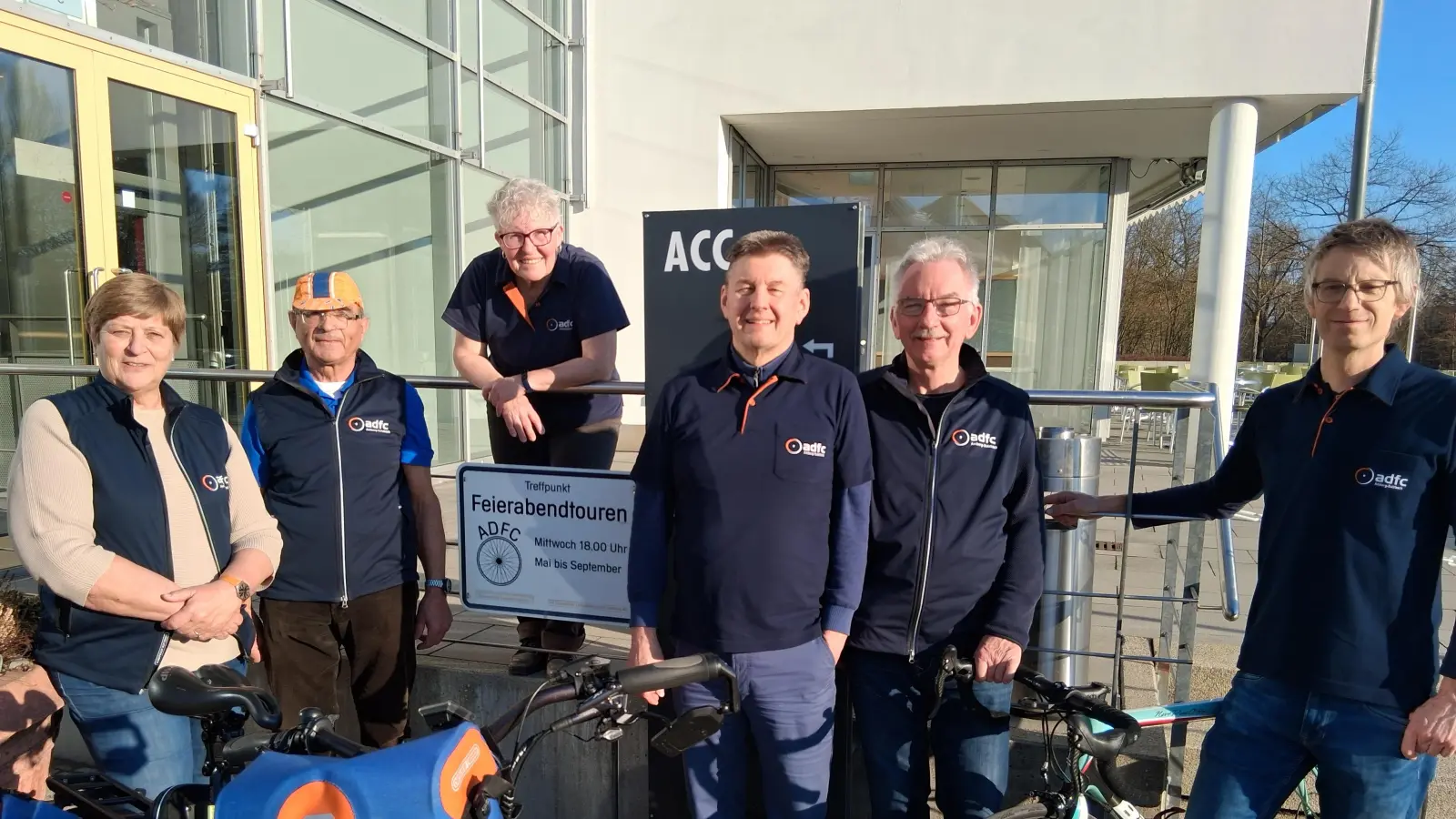 von links:Ursula Scharl, 2. Vorsitzender Franz Gerl,1. Vorsitzende Sigrid Spies, Schatzmeister Norbert Lange, KLaus Kichmann, Christian Schön.  (Bild: Sigrid Spies)