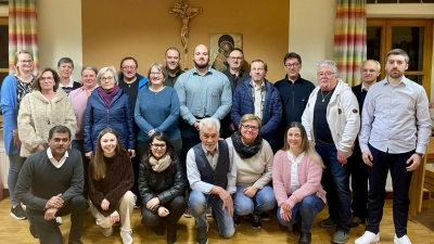 Der Gesamt-Pfarrgemeinderat Weiherhammer-Kaltenbrunn-Kohlberg bei der konstituierenden Sitzung. (Bild: Marie Bertelshofer)