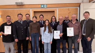 Geehrte und Neuaufnahmen (Bild: Kerstin Schedl)