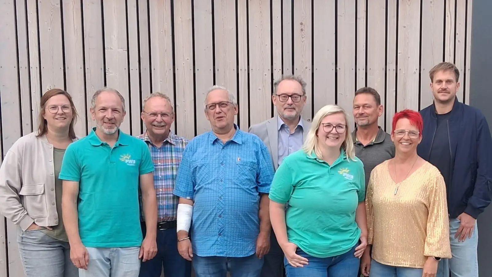 Gewählte Vorstandschaft mit neuem Vorsitzenden Stefan Forster (rechts). (Bild: Wolfgang Graser)
