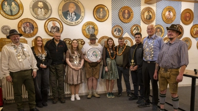 Die Könige der Feuerschützengesellschaft Windischeschenbach. (Bild: Bernhard Lang)