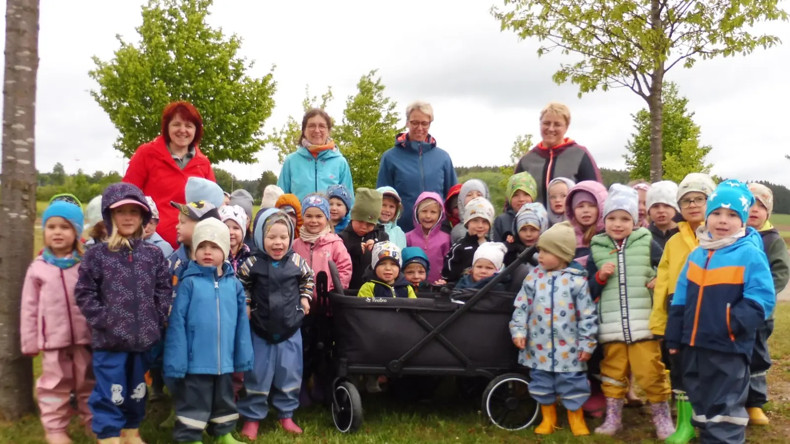 Die Kindergartenkinder bei ihrem ersten Ausflug (Bild: Kindergarten St. Michael)