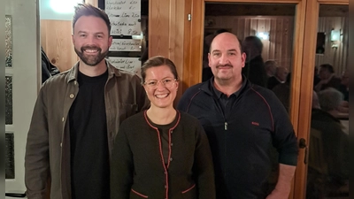 von links nach rechts: Dr. Julian Messer, Fr. Manuela Weiß und 1. Jagdvorsteher Richard Iberl.  (Bild: Norbert Pfab)