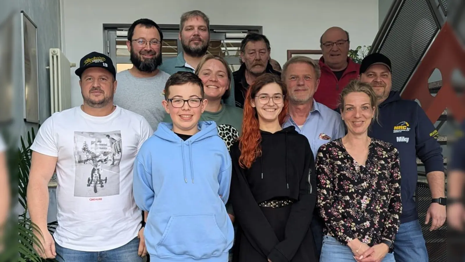 Von links: Holger Reuster, Max Rall, Moritz Rall, Rudi, Schüller, Anja Gebhard, Horster Scherer, Simone Krauß, Reinhold Lang, Thomas Krauß, Carmen und Michael Gebhard. (Bild: Holger Reuster)