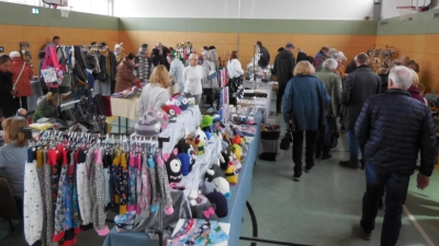 Gutbesuchter Hobbykünstlermarkt (Bild: Anita Knorr)