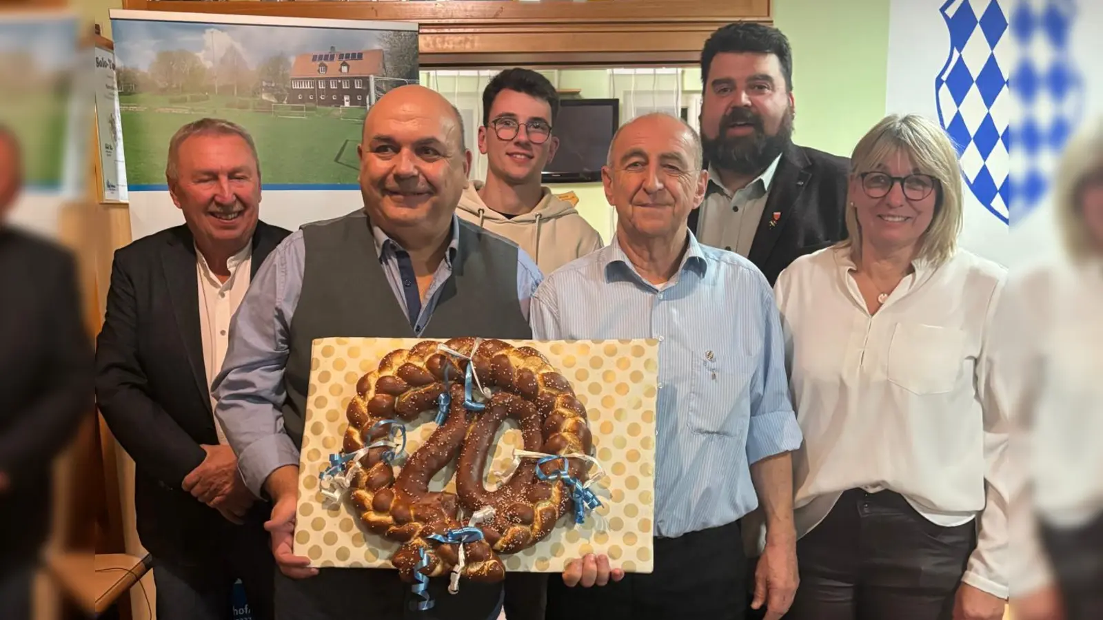 Bild v. l. Joachim Bender, Thomas Gebele, Dennis Mutzbauer, Kurt Hösl, Stefan Frank, Bettina Moser (Bild: Ute Bender)