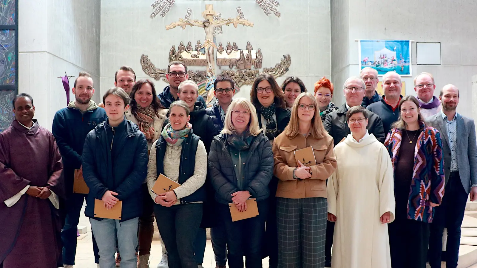 Mitglieder Pfarrgemeinderates mit dem Seelsorgeteam (Bild: Harald Pfitzner)