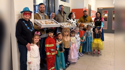 Krapfen brachten die Vertreter der CSU in den AWO Kindergarten Regenbogenland. (Bild: Lena Bäumler)