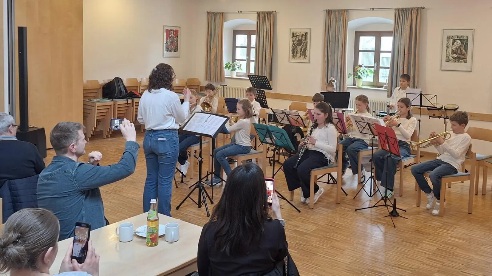 Vorspielnachmittag der Jugendblaskapelle Fensterbach - die Jüngsten zeigen ihr Können (Bild: Hannah Scheuerer)