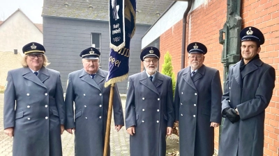 Die neue Vorstandschaft der Krieger- und Soldatenkameradschaft Raigering u. U. (Bild: Marina Koller)