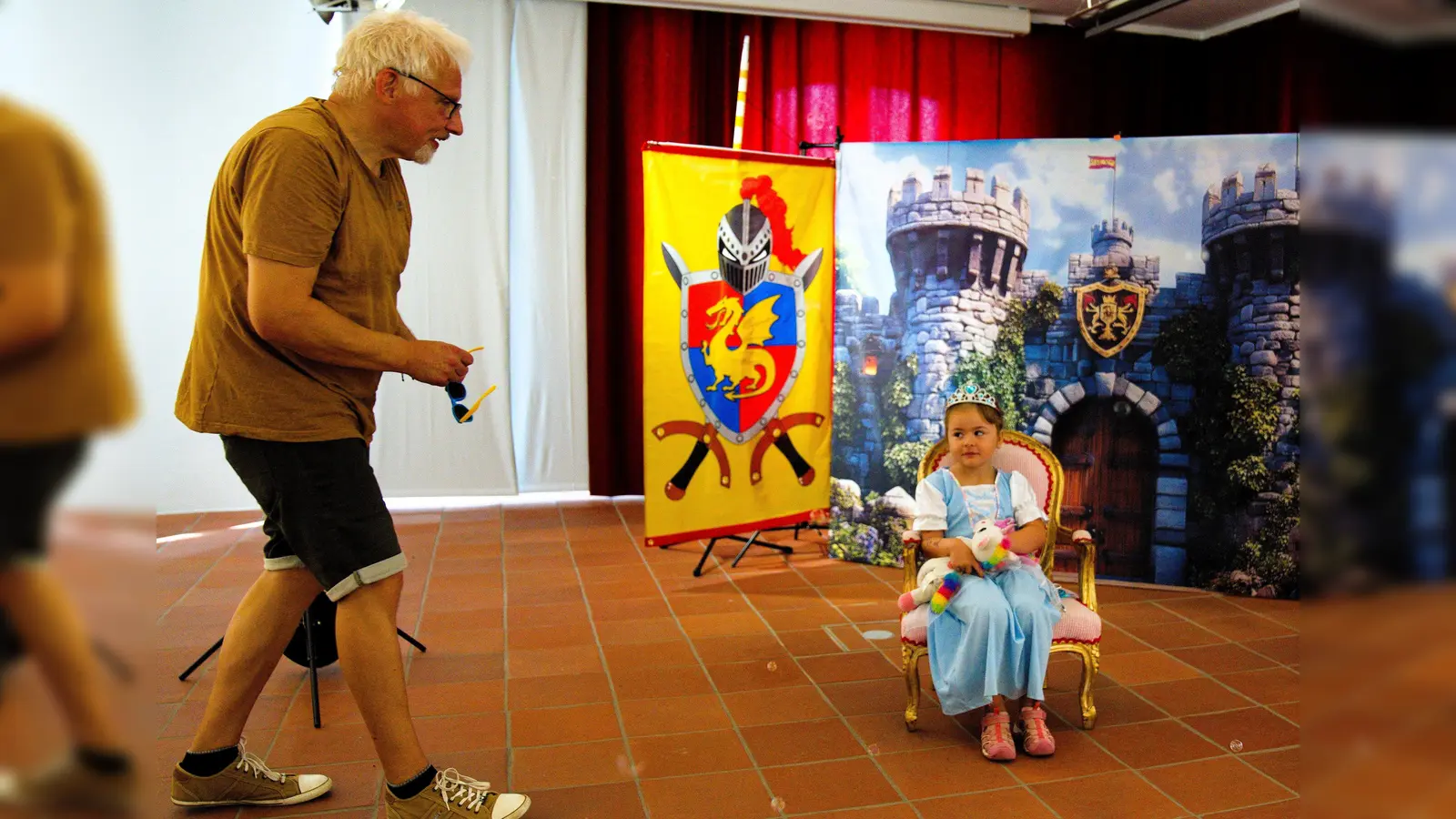 Fotograf Rüdiger Gollwitzer (l.) in Aktion (Bild: Renate Bauer-Zölch)