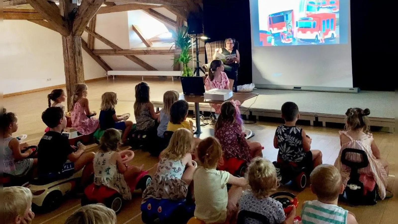 Autokino mit Bobbycars (Bild: Paula Horn)