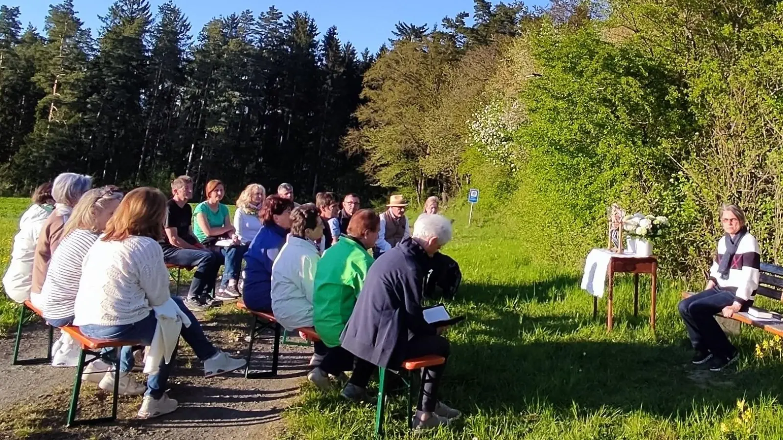 Gebet und Gesang in der Natur. (Bild: Stephan Veigl)