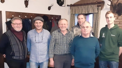 Fröhliche Gesichter Zeigen Die Mitglieder der Vorstandschaft welche in ihren Ämtern bestätigt wurden. Von links: 2.Vorstand Georg Schwarz, Schriftführer Günter Graf, Kassier Michael Treiber, 2. Beisitzer Franz Lorenz, 1. Vorstand Albert Zeitler, 1. Beisitzer Matthias Manner. (Bild: Johann  Kindl jun.)