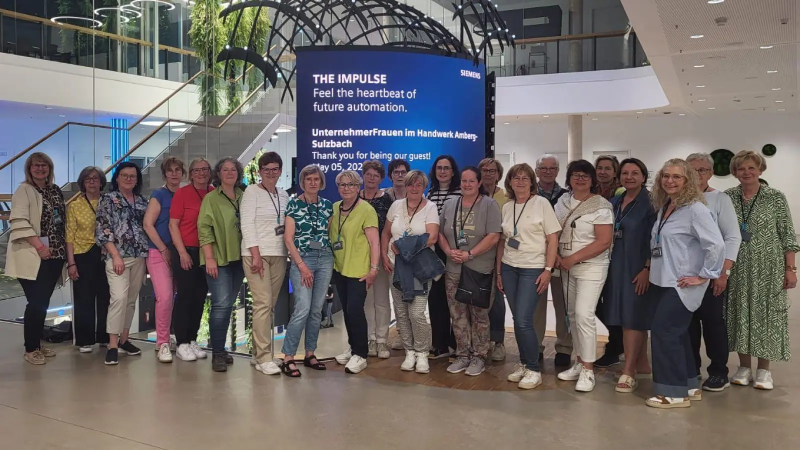 Unternehmerfrauen im Handwerk zu Besuch bei Siemens Amberg (Bild: Tanja Seitz)