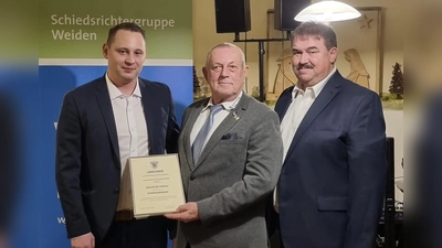 Obmann Andreas Stolorz, Ehrenobmann Wilhelm Hirsch, Kreisvoristzender Albert Kellner. (Bild: Andreas Stolorz)