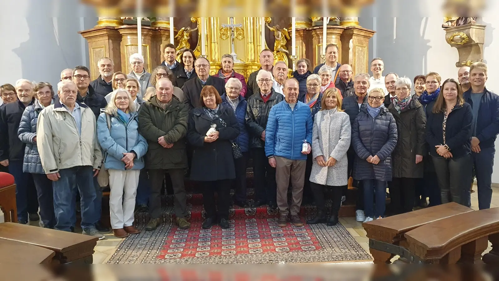 Stadtpfarrer Thomas Kopp feierte mit 18 Jubelpaaren, die sich vor 15, 20, 25, 30, 35, 40, 50, 55 oder 65 Jahren vor Gott das Jawort gegeben haben, Gottesdienst in St. Georg. (Bild: Martin Staffe)