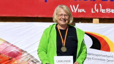 Silber im Para-Bogenschießen: Margarete Euwens-Albrecht bei der Deutschen Meisterschaft in Hamm. (Bild: Dietrich Fiebig)