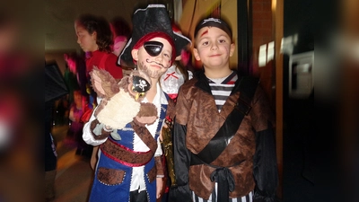 Ludwig und Luca freuen sich schon auf den bevorstehenden Kinderfasching (Bild: Peter Gattaut)