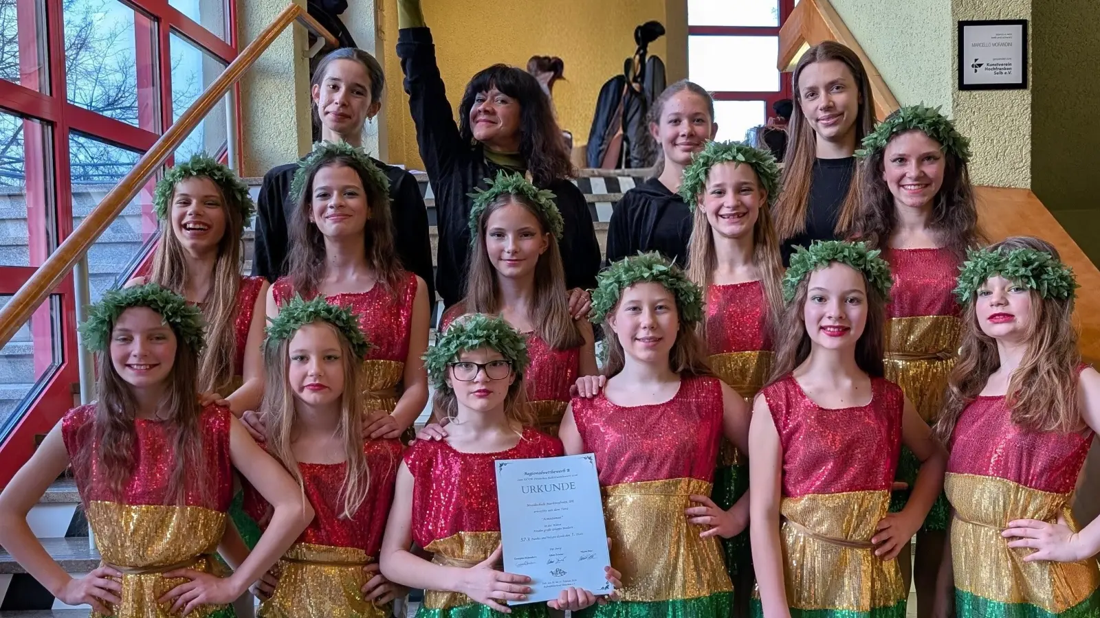 Die erfolgreichen Teilnehmerinnen mit Tanzpädagogin Elaine Mayerhofer (Bild: Thomas Bartmann)