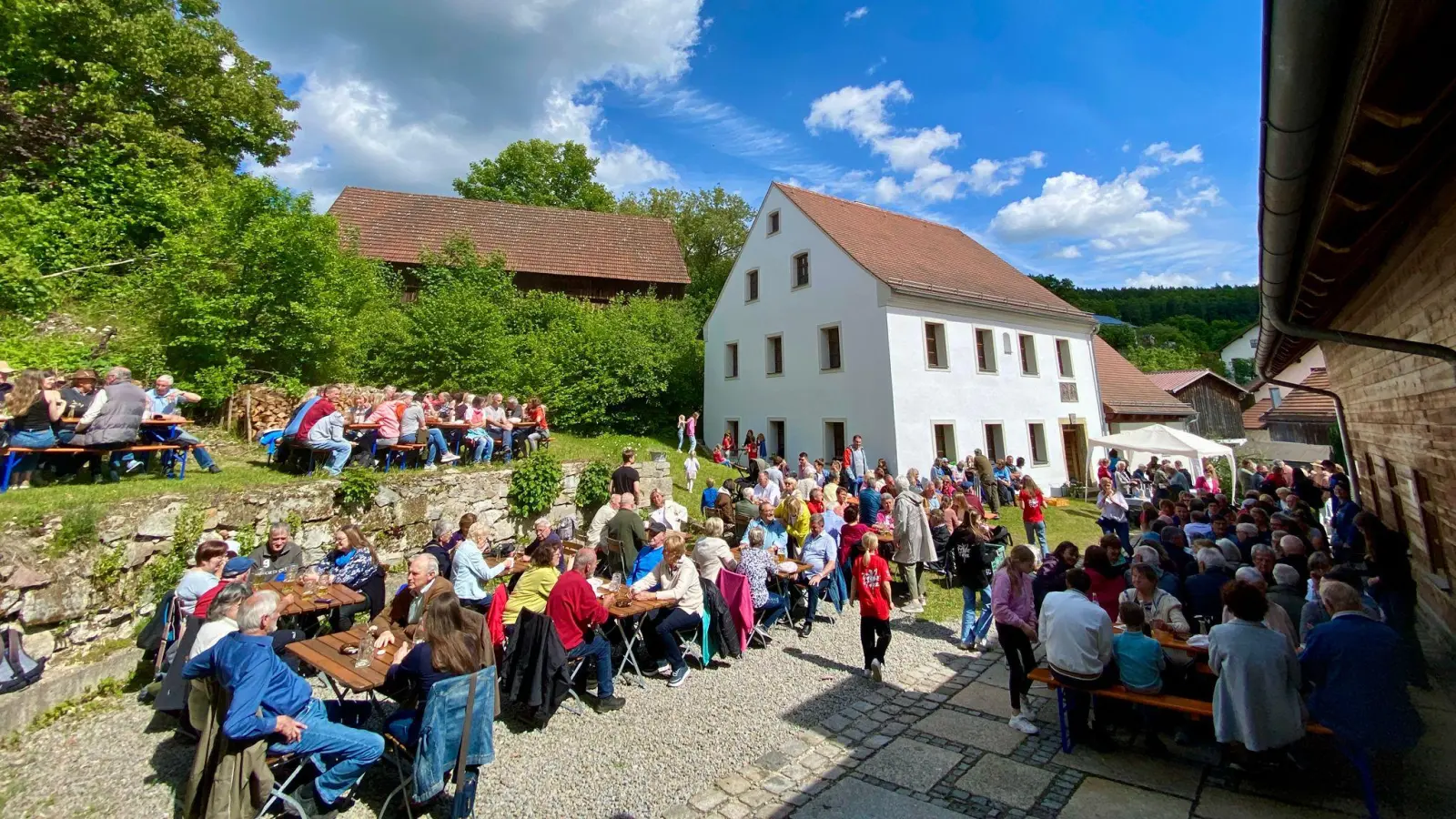 Das Backofenfest in der Molzmühle in Wutschdorf war wieder hervorragend besucht.  (Bild: Ina Piehler )