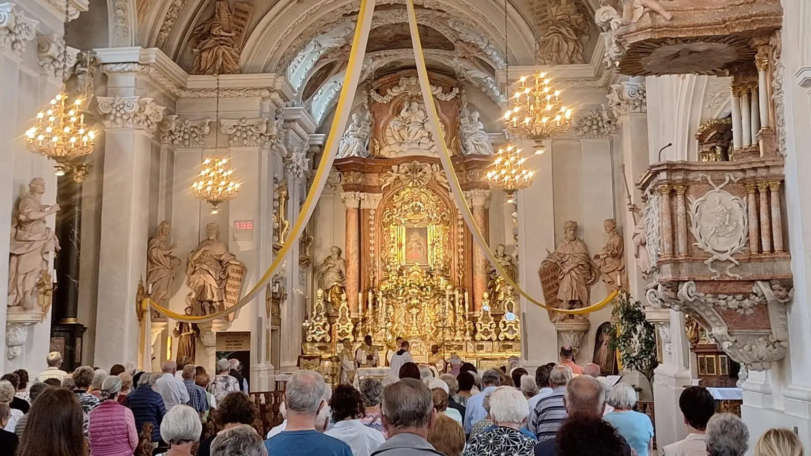 Feierlicher Gottesdienst (Bild: Anita Hartmann)