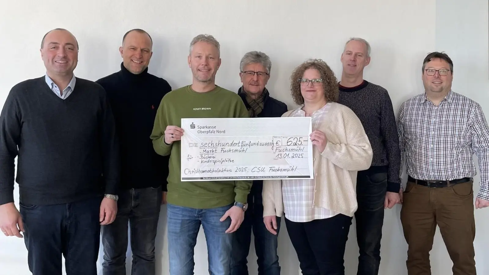 Von links Willi Staufer, Maximilian Heinzl, Andreas Günthner, Wolfgang Braun, Judith Linberg-Karwath (Bibliothekleiterin), Markus Vogl, Wolfgang Konz (Bild: Michaela Staufer)