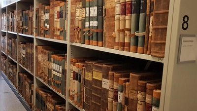Grundbuchbände im Magazin des Staatsarchivs Amberg. (Bild: Steve Kaiser )