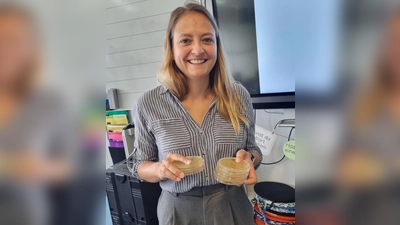 Rebekka Thöns, Apothekerin am Universitätsklinikum Regensburg (Bild: Sophia Schatke)